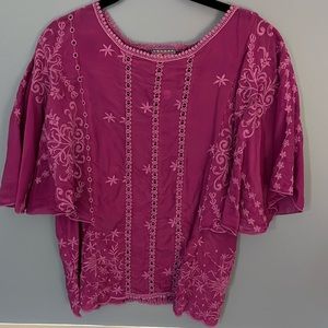 Johnny Was magenta embroidered batwing top size XS